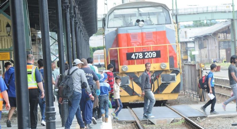 Életbe lép a brüsszeli migrációs paktum, Pécs is célkeresztbe kerülhet
