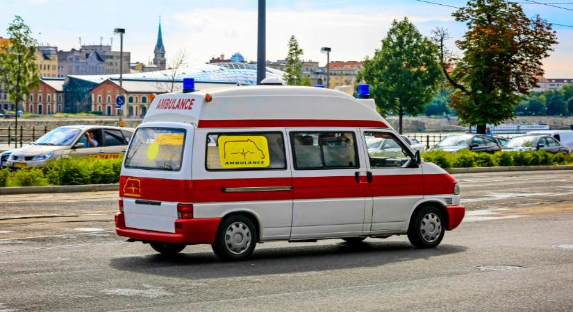 Vádat emeltek a mentősök ellen Gálvölgyi János rosszullétének ügyében: eltiltást kér rájuk az ügyészség