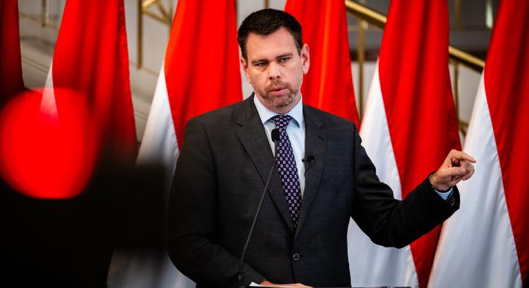 Vitézy Dávid: Két nappal a választások előtt Lázár Jánosék még kiutaltak 94,3 milliárd forintot a mohácsi hídra
