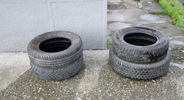 Felfoghatatlan, mekkora őrültséget csináltak autógumikkal Nógrádban