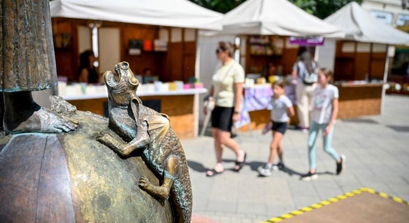 Győrben startol a 97. Ünnepi Könyvhét, neves szerzők jönnek a városba