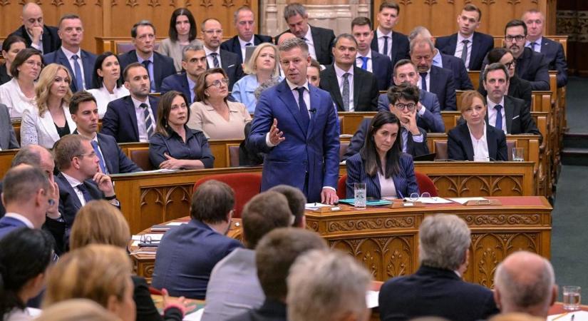 Magyar Péter nekiment a Fidesznek: „Önök nem megállapodni akartak, hanem cirkuszt csinálni”