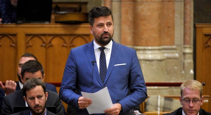 Évekig kukkolhatta a jegyzőt Balatonalmádi volt jobbikos polgármestere: most aztán slamasztikába került