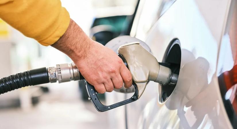 Ez minden autóst érint: változnak az üzemanyagárak