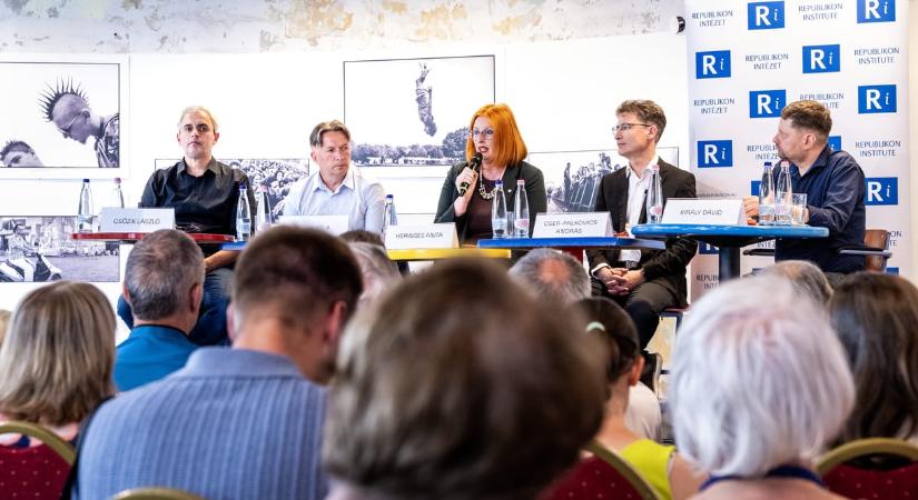A megye ma üres politikustemető – a polgármesterek változást akarnak a megyei önkormányzati rendszerben is