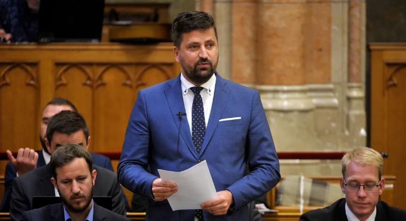 Így kémkedett saját kollégái után a megbuktatott balatonalmádi polgármester