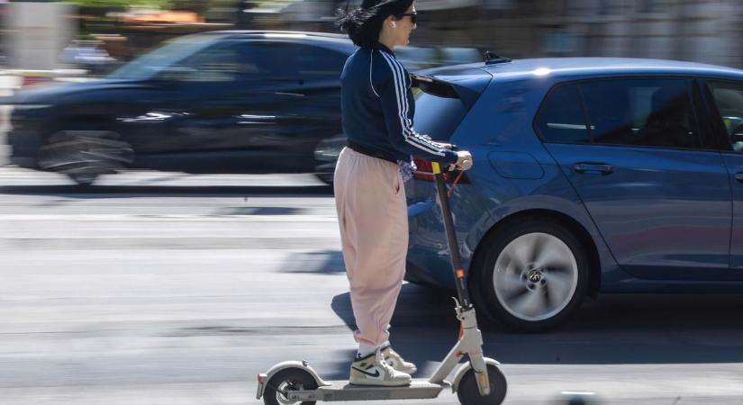 Egy nap alatt két elektromos rolleres baleset Kecskeméten – mindkét fiatal megsérült