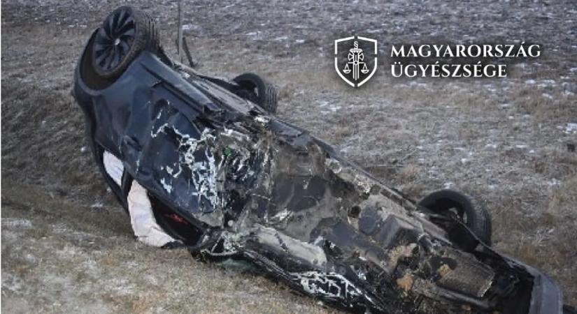 Vezetés közben nyomkodta, majd leejtette telefonját a sofőr, ezután örökre megváltozott az élete