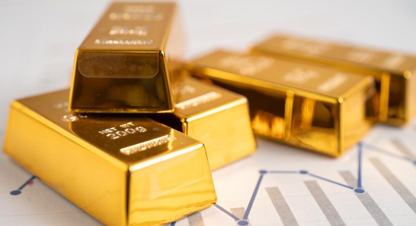 Mit csináljak az aranyammal? Vészesen "bezuhant" a nemesfém ára és a forint is erősödött a dollárhoz képest - leeresztett a lufi
