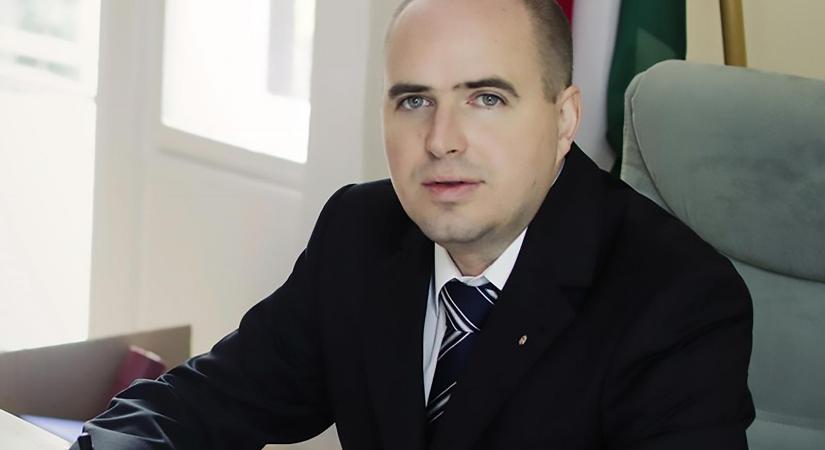 Menesztése után tanácsköztársaságot emleget a Kehi elnöke