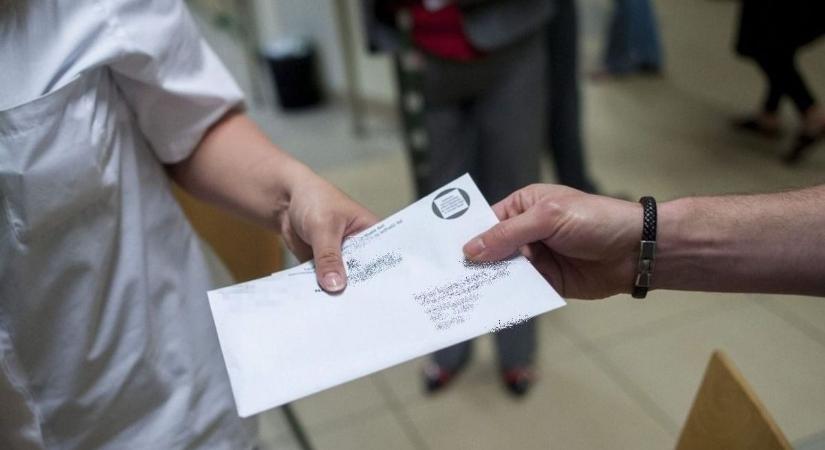 Ügyes trükkel akart pozíciót szerezni, csúnyán átejtették a férfit, Debrecenben dőlhet el a sorsa