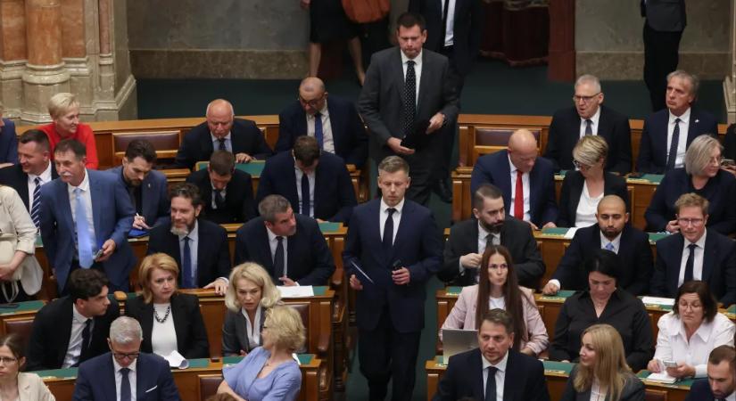Rohamtempóra készül a Tisza Párt a parlamentben, még a házszabályt is átírják ehhez