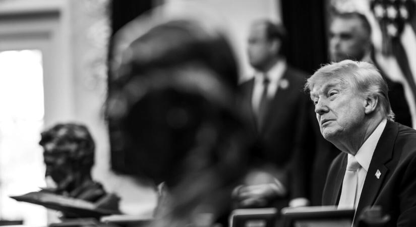Donald Trump rendkívüli bejelentése – Irán lőtte ki a legendás amerikai helikoptert