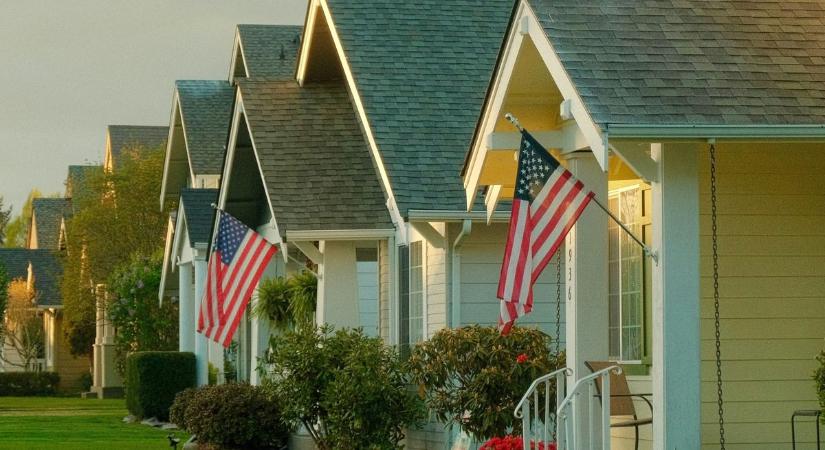 Szertefoszlóban az amerikai álom: egyre nehezebb felkapaszkodni, a középosztály többet és többet akar – ház, nagy kocsi és elitiskola