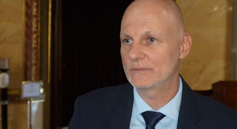 Tanács Zoltán az Indexnek: Felháborítónak tartom a milliós miniszteri lakosztályokat