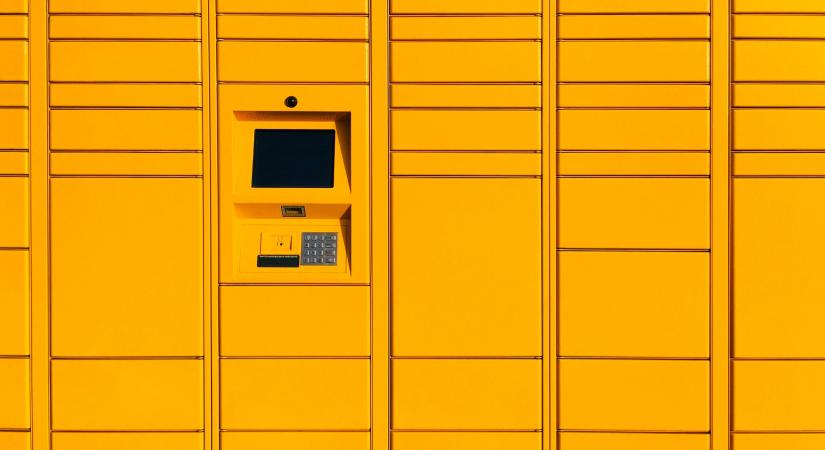 Pánikvásárlásba kezdtek a magyarok, megteltek a csomagautomaták