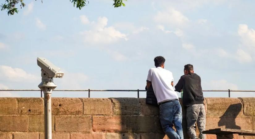 Hajmeresztő lépés az uniós migrációs paktum előtt: Hollandia kikapcsol egy fontos biztonsági szűrőt