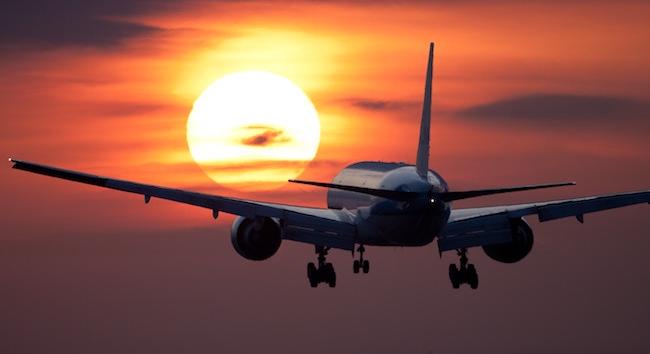 Amikor a dolgozó nem ér be időben: a levegőben várakozott egy Ryanair-járat