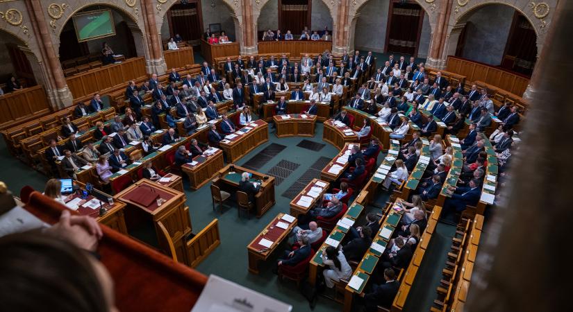 Augusztus végéig kapott időt a kormányzat, utána jöhet a gazdasági károkozás