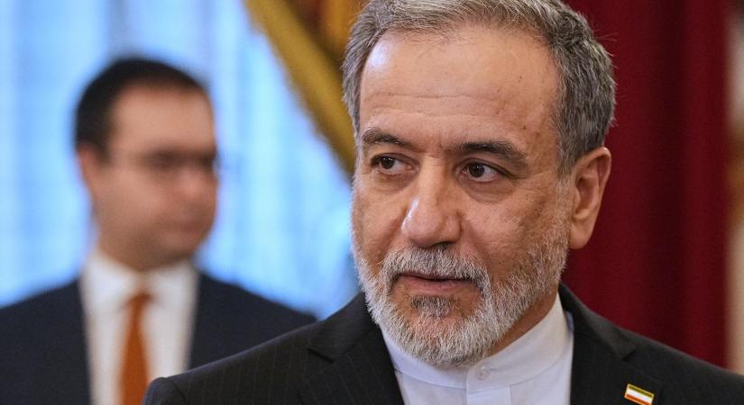 Az Egyesült Államok iráni célpontokat támadott, Irán válaszul öbölmenti országokat lőtt