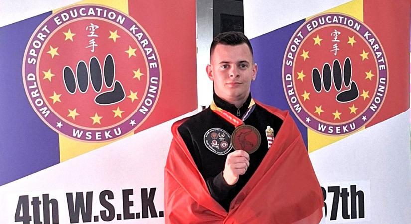 Iskolai világ- és Európa-bajnok lett a DEA C karatékája