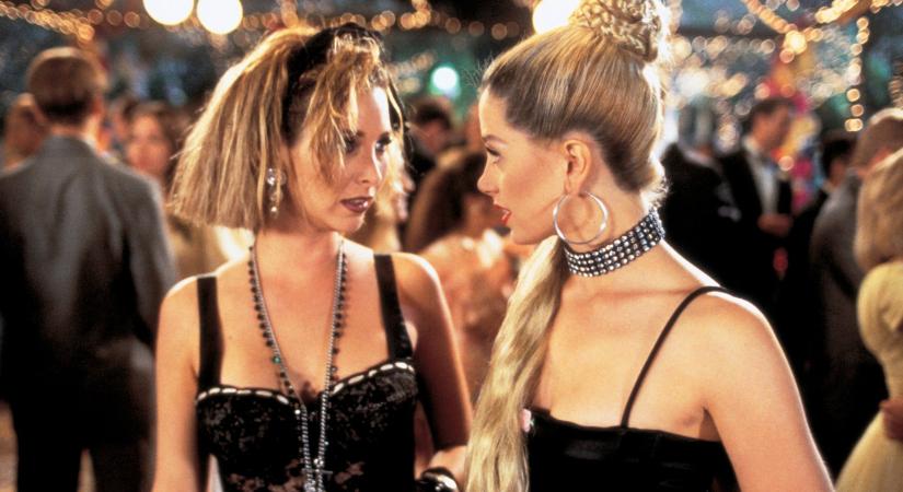 27 év után folytatódik a kultikus vígjáték Lisa Kudrow-val, egyenesen streamingre érkezik!