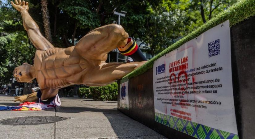Káosz a focivébén: robbanóanyagokat talált a rendőrség a mexikóvárosi tanártüntetések során