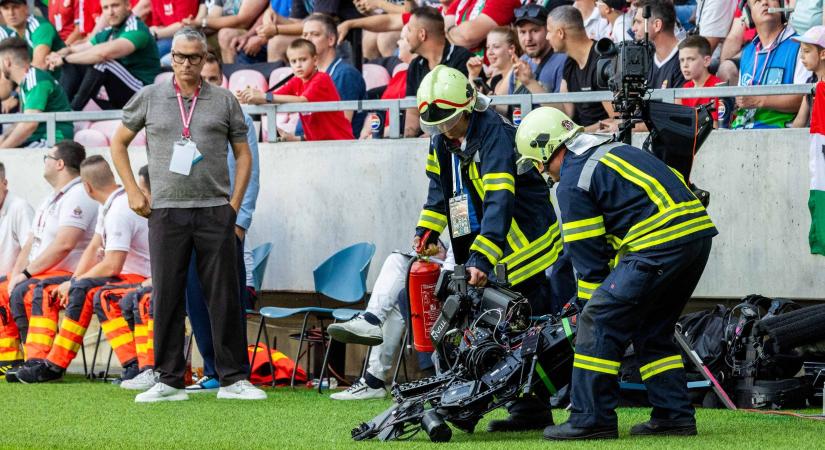 Magyar-kazah: Leszakadt és a pályára zuhant egy kamera a meccs közben - videó