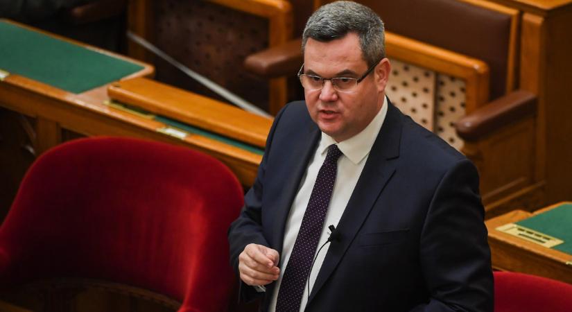 Takács Péter szerint Győrfi Pál leváltása is politikai bosszú