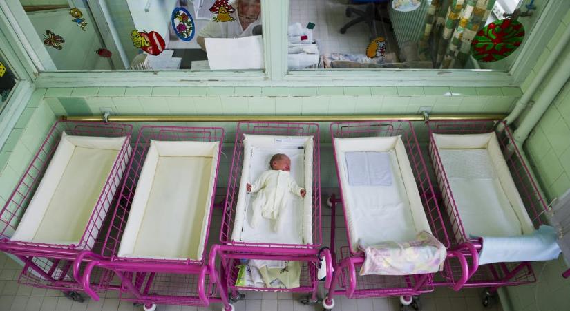 A Tiszának heteken belül el kell döntenie, kimenti-e a babátlan babavárósokat