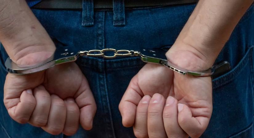 Kidobta a lakótársa kutyáját az ablakon egy őrjöngő férfi Kőbányán