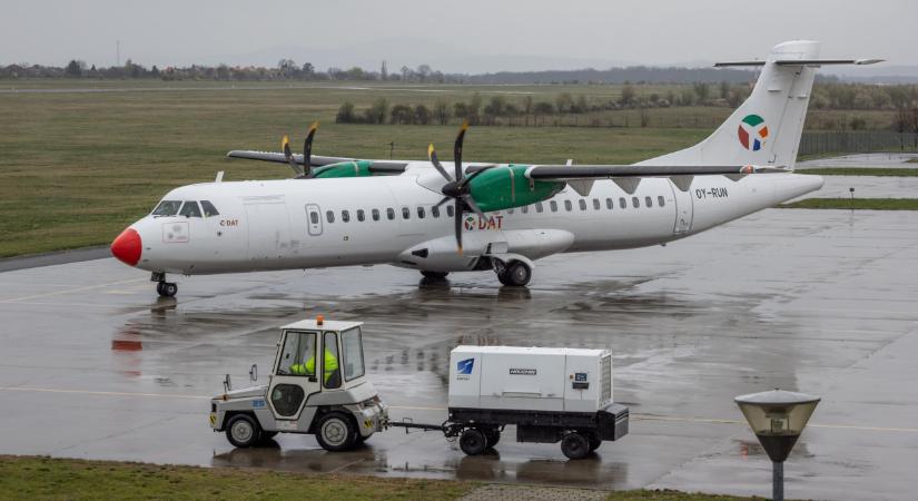 Elbukott a Pécs-München repülőjárat: csődben az üzemeltető, mi fog történni a pogányi reptéren?