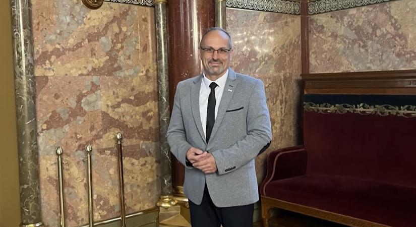 Beszólt az orvos az orvosnak a parlamentben