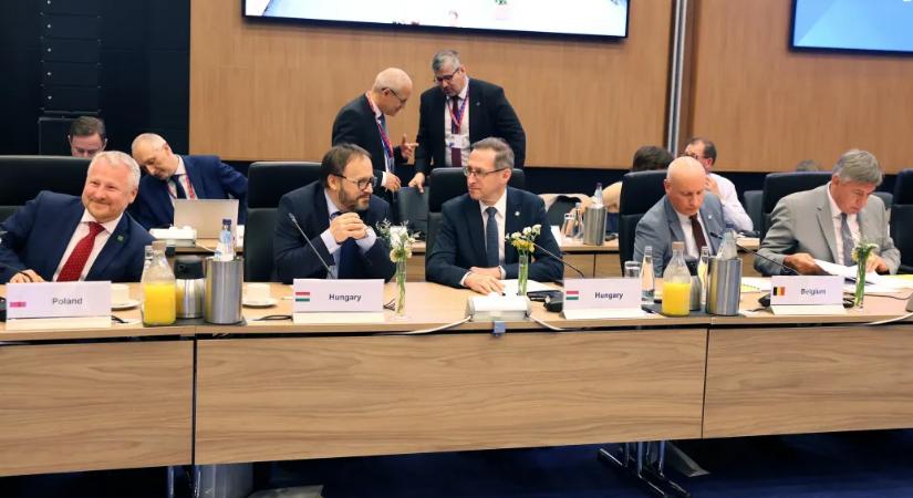 Imádja a piac most Magyarországot, de az öt éven belüli eurót azért még nem hiszi el