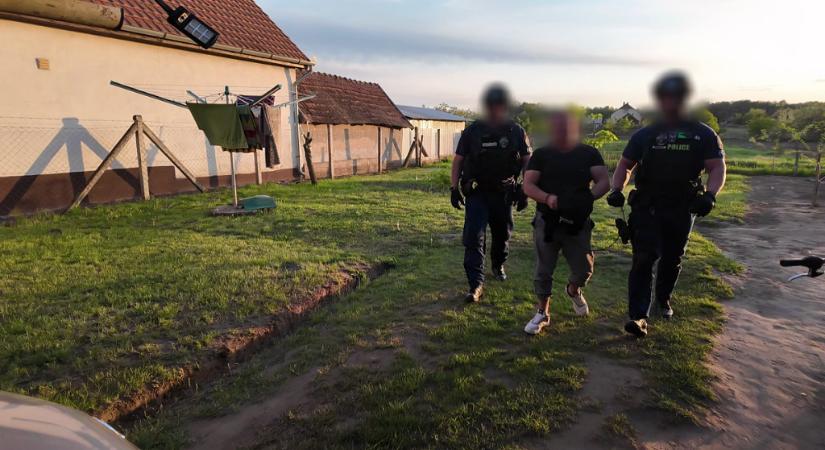 Agyzúzódás, éhezés, és kihűlés okozta annak a piliscsévi nőnek a halálát, akinek gyerekek találtak a holttestére