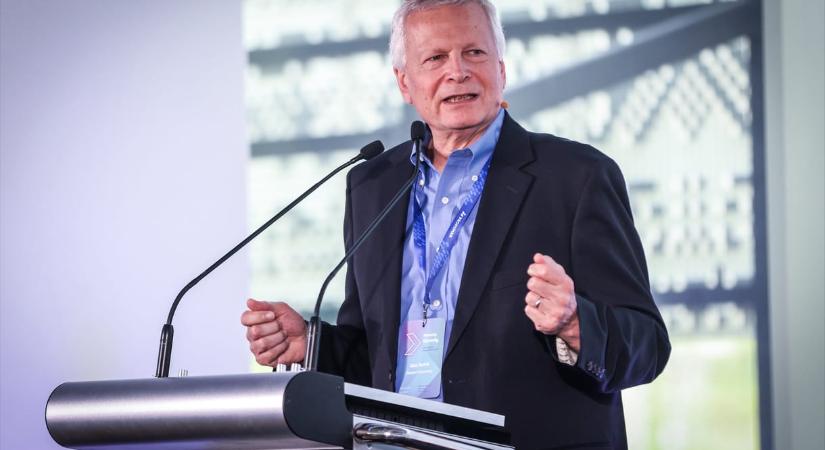 Harvardi professzor beszélt arról, hogyan lehetnének jók a magyar munkahelyek