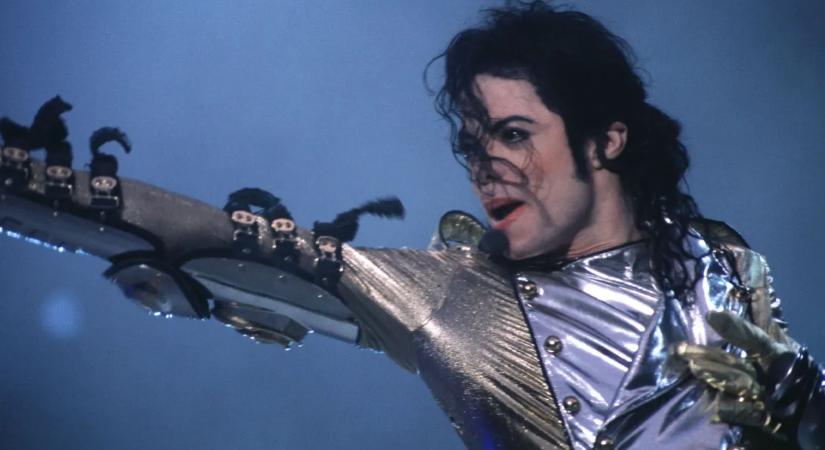 Vérszemet kaptak Michael Jackson rajongói – durva üzenetekkel bombázzák a megboldogult popkirály esküdt ellenségét