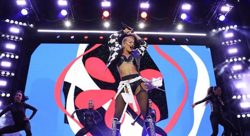Rita Ora üzenete a magyar rajongóknak: "Az idei nyár iszonyat jó lesz!"