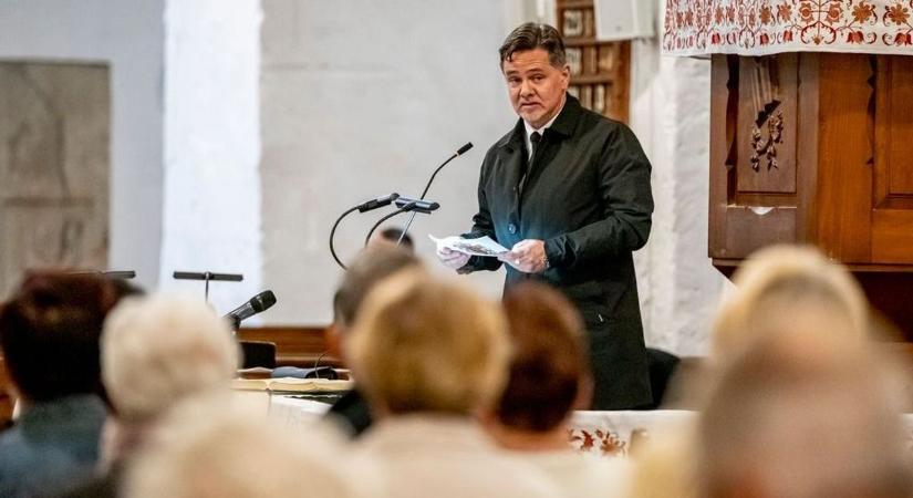 Megszólalt Miskolc polgármestere a városban szétplakátolt súlyos állításokról