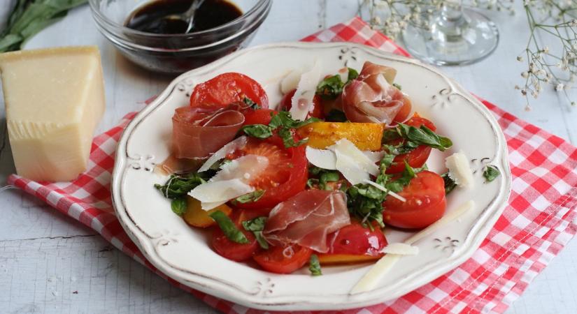 Mediterrán ízvilágot kapott ez az ízletes saláta recept
