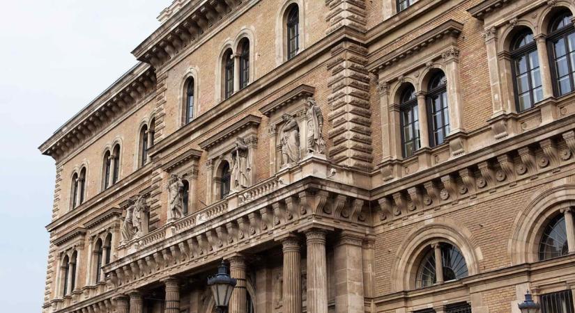 Ólomszennyezést mutattak ki a Corvinus főépületében, vérvizsgálatot ajánl az egyetem a hallgatóknak