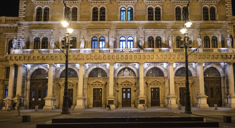 Ólomszennyezett a víz a Corvinus főépületében