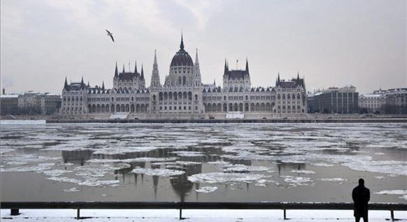 Mikor készült a fotó? Tedd magad próbára Budapest ikonikus helyszíneivel!