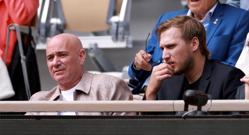 Andre Agassi ritkán látott 24 éves fia őrülten jóképű, és már egy fejjel magasabb édesapjánál