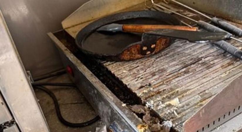 Brutál fotókat közölt a fogyasztóvédelem, ilyen koszban készültek a gyorsételek