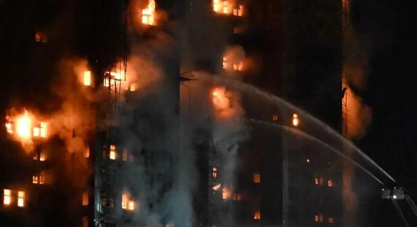 Felfoghatatlan tragédia: hét ember és két cég ellen emeltek vádat a 168 halálos áldozatot követelő tűzvész ügyében