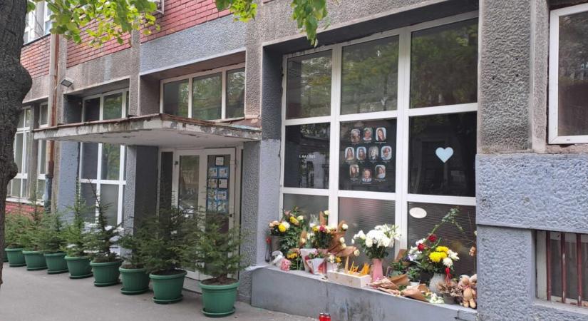 Az ügyész a legsúlyosabb büntetést kéri a Ribnikarban tömeggyilkosságot elkövető fiú szüleire