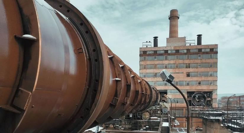 Fotókon az ajkai timföldgyár, így néz ki 16 évvel a vörösiszap-katasztrófa után