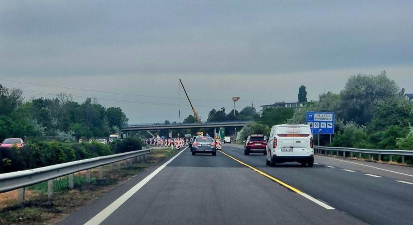 Lezárások miatt torlódásra számíthatsz az M7-es autópályán