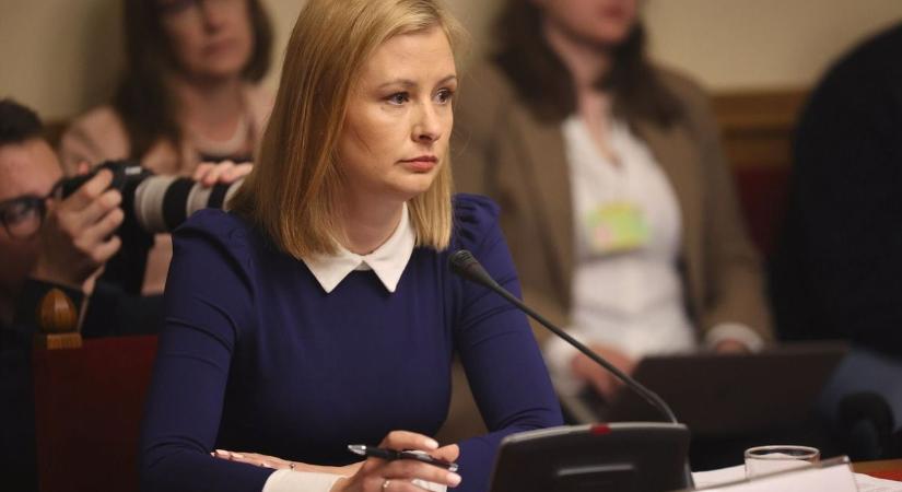 Dúró Dóra vagyonnyilatkozata: családi ház, telek és megtakarítások